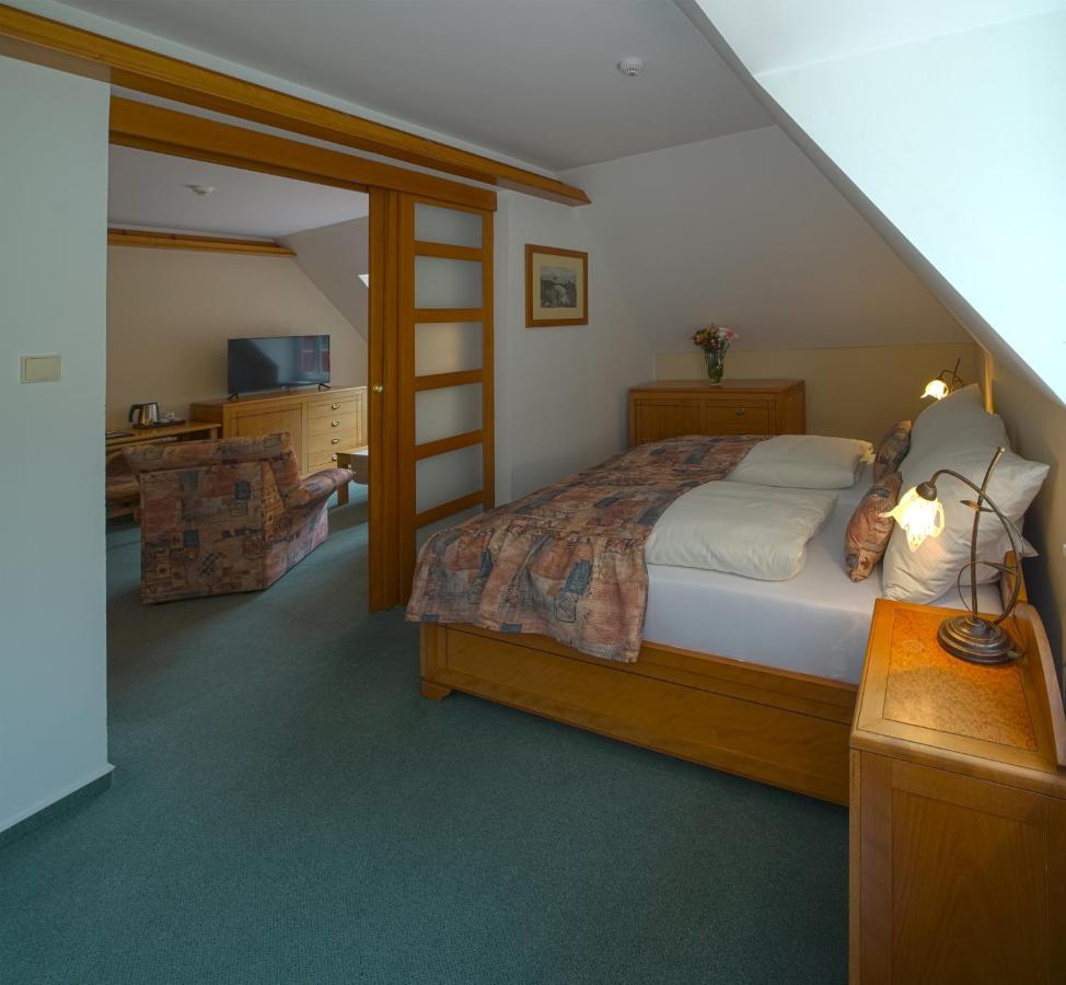 Hotel Praha Hřensko Extérieur photo