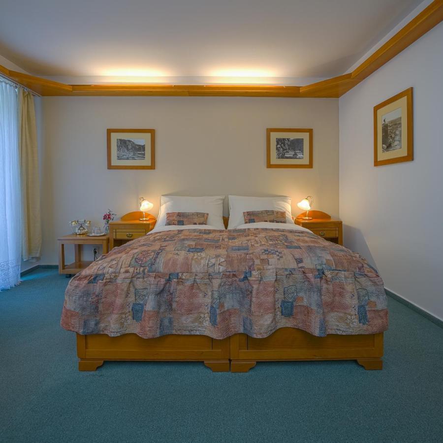 Hotel Praha Hřensko Extérieur photo